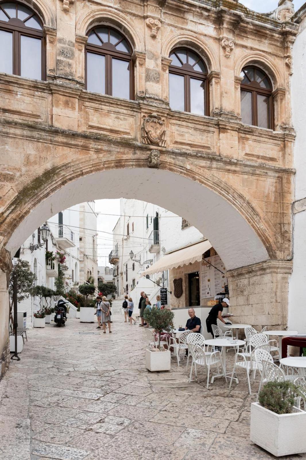 Ca Sotto L'Arco Bed & Breakfast Ostuni Exterior photo