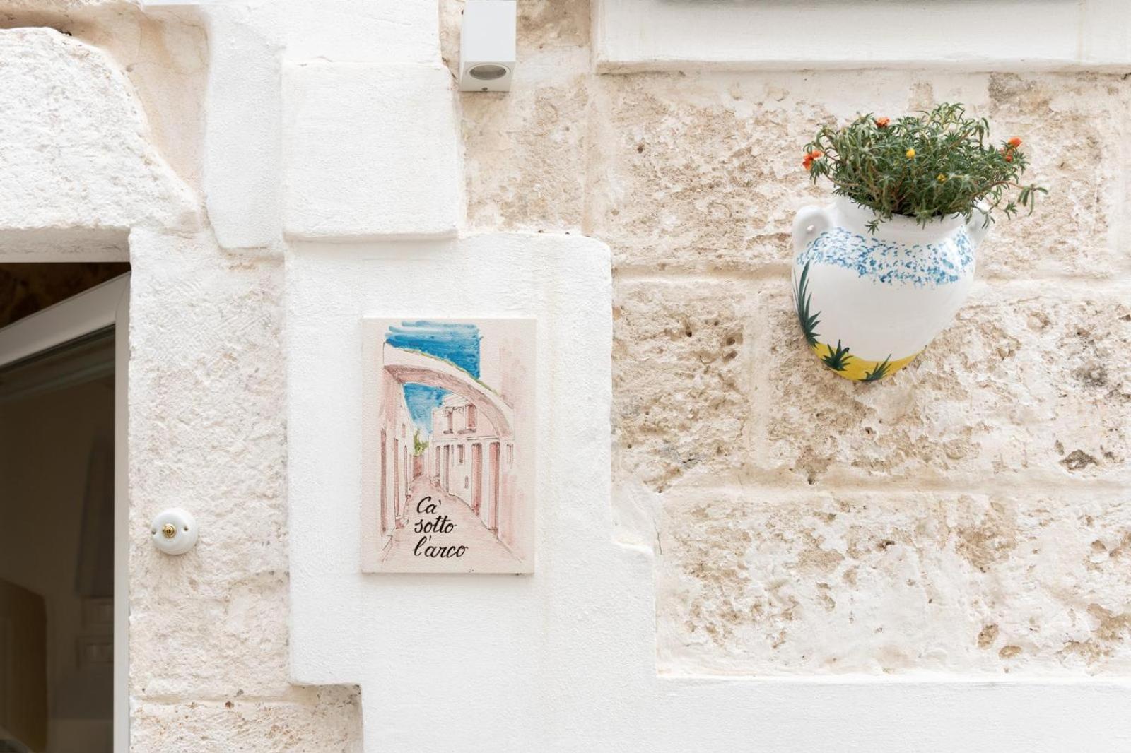 Ca Sotto L'Arco Bed & Breakfast Ostuni Exterior photo